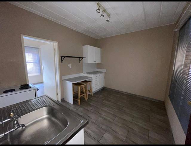 1 BEDROOM PROPERTY TO RENT IN KANNONIERS PARK